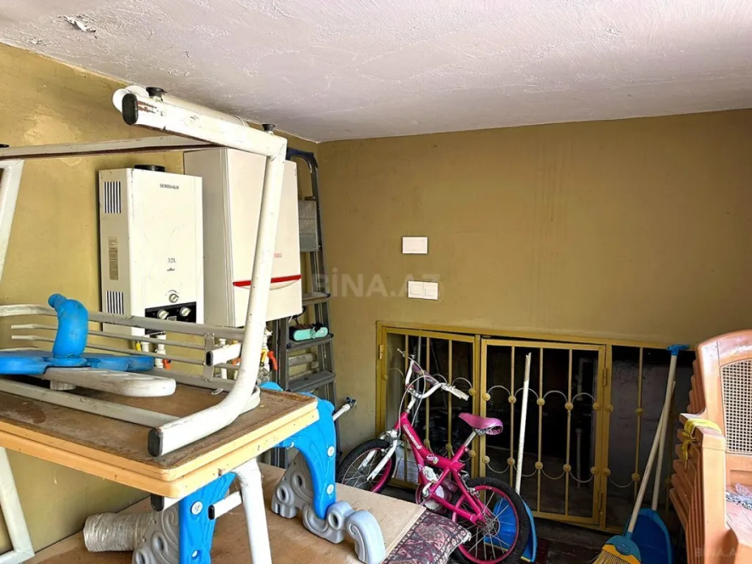 Satılır 5 otaqlı mənzil 140 m²