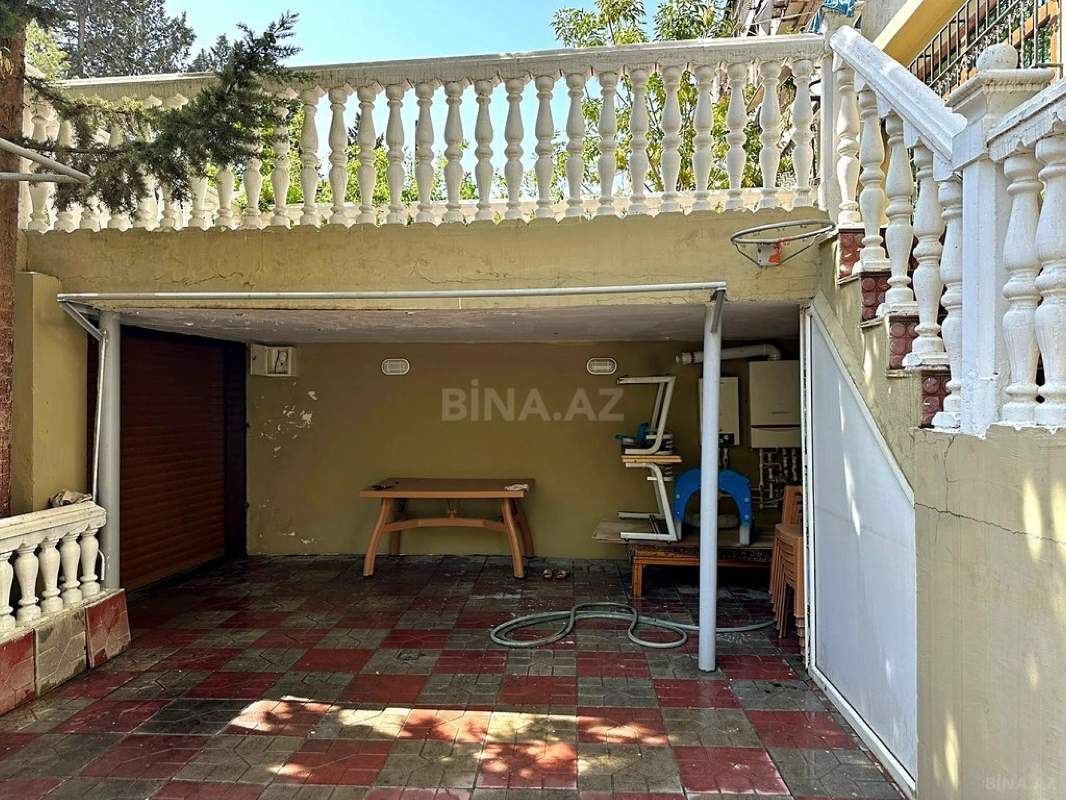 Satılır 5 otaqlı mənzil 140 m²