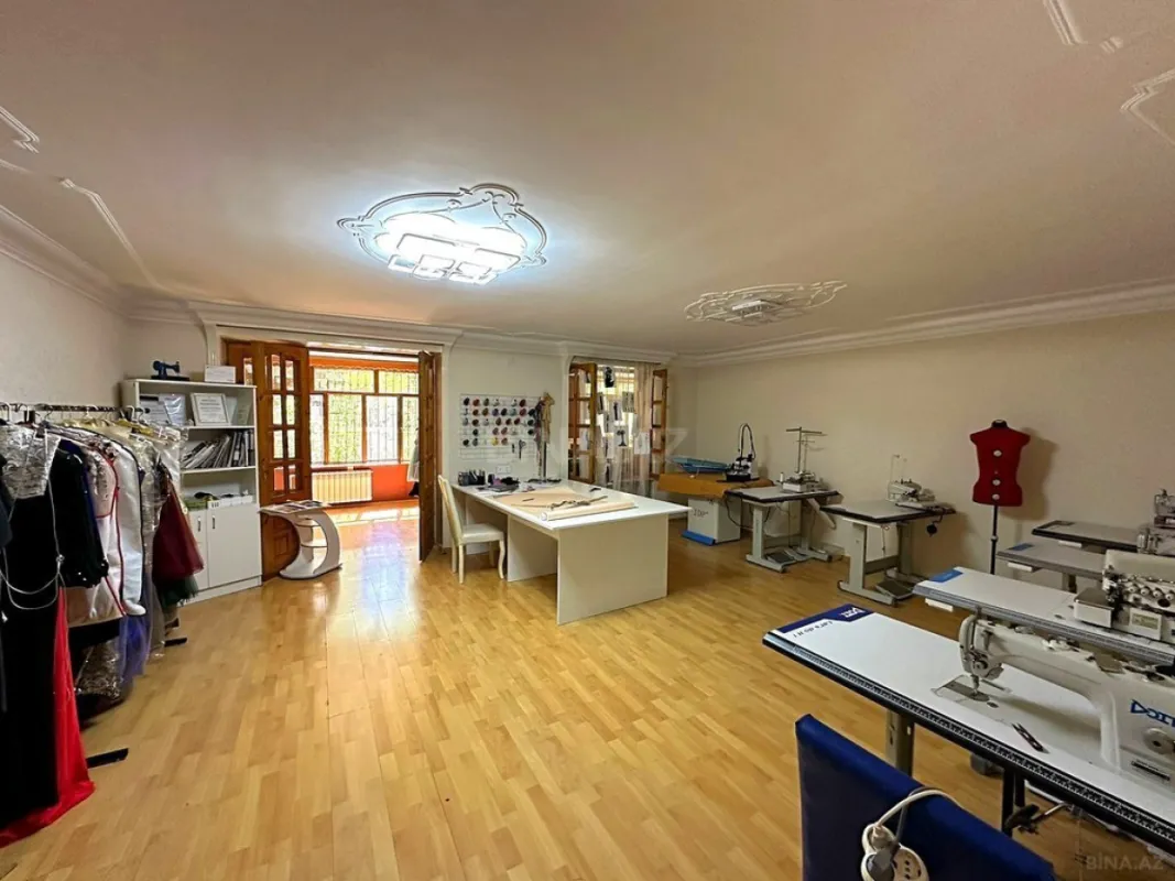 Satılır 5 otaqlı mənzil 140 m²