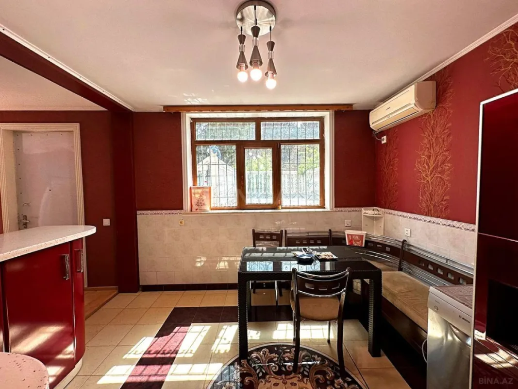 Satılır 5 otaqlı mənzil 140 m²
