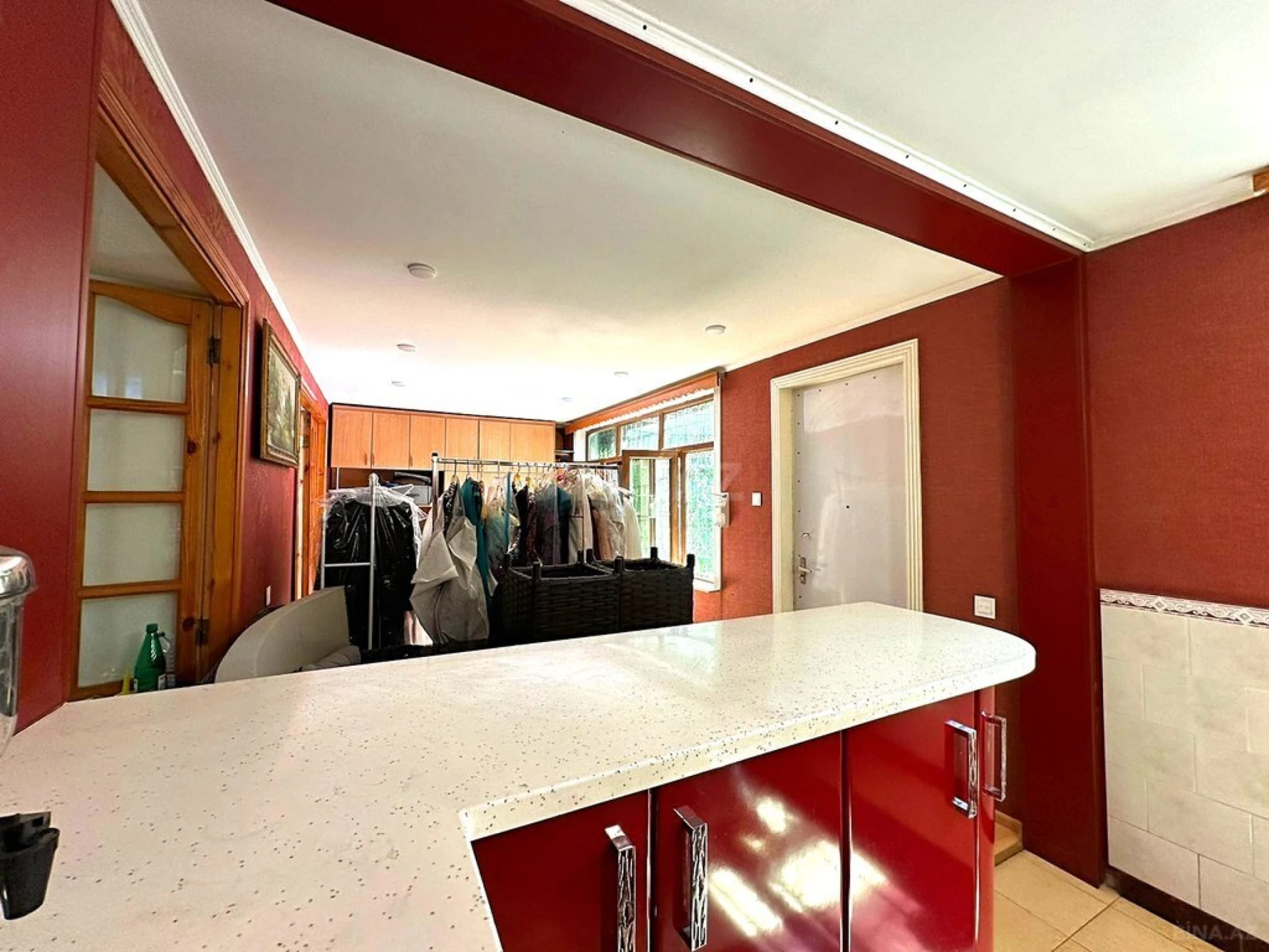 Satılır 5 otaqlı mənzil 140 m²