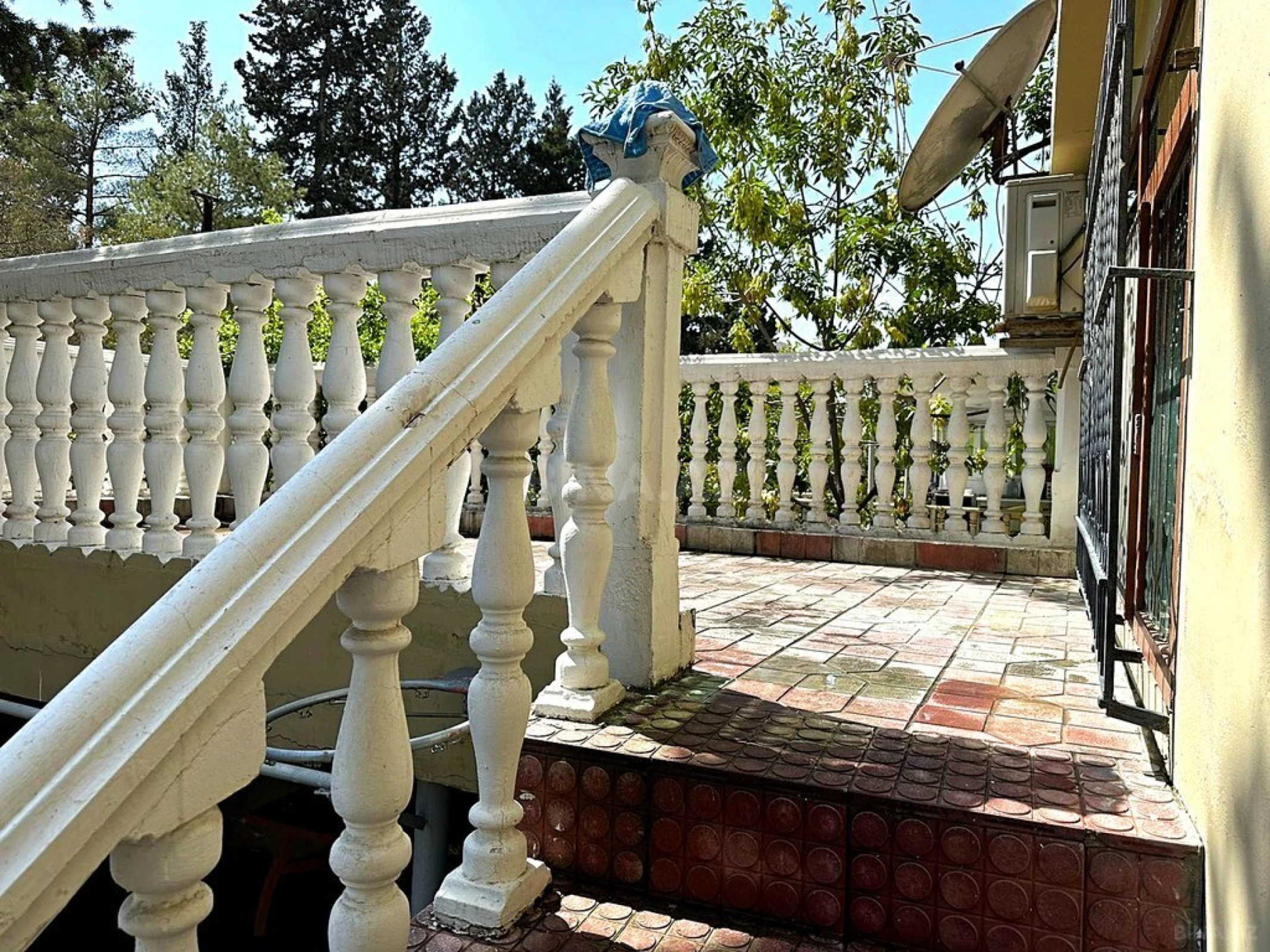 Satılır 5 otaqlı mənzil 140 m²