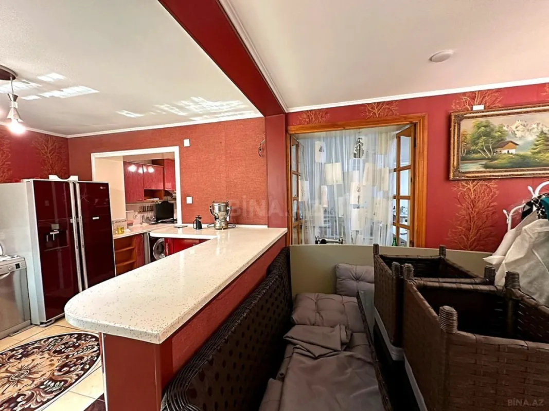 Satılır 5 otaqlı mənzil 140 m²