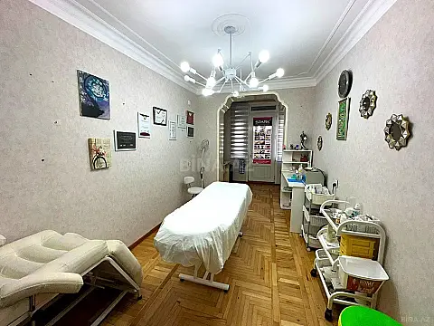 Satılır 5 otaqlı mənzil 140 m²