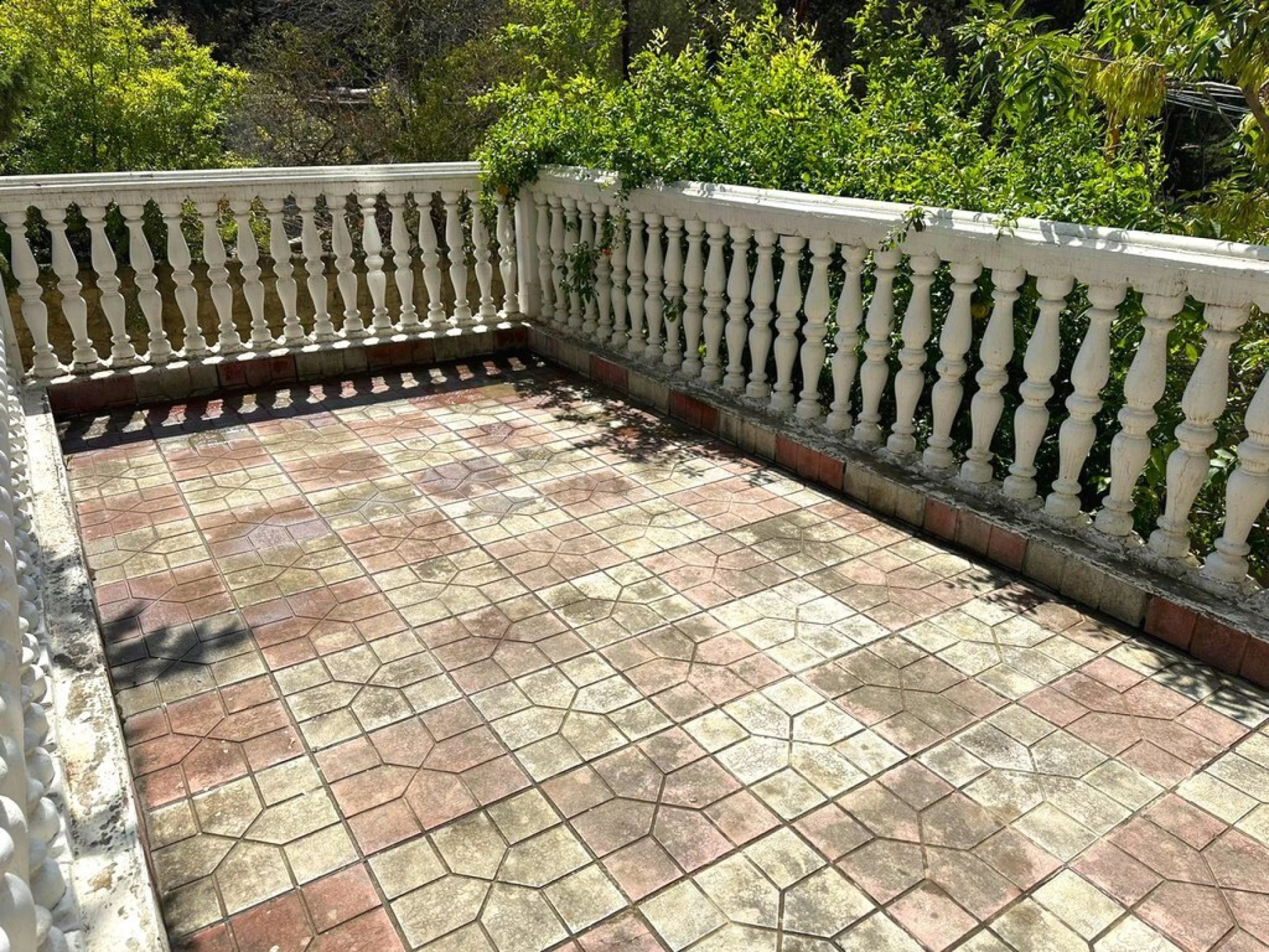 Satılır 5 otaqlı mənzil 140 m²