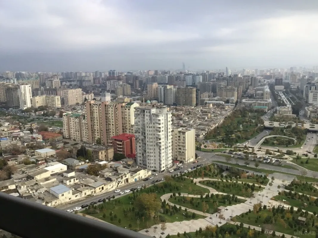 Satılır 4 otaqlı mənzil 207 m²