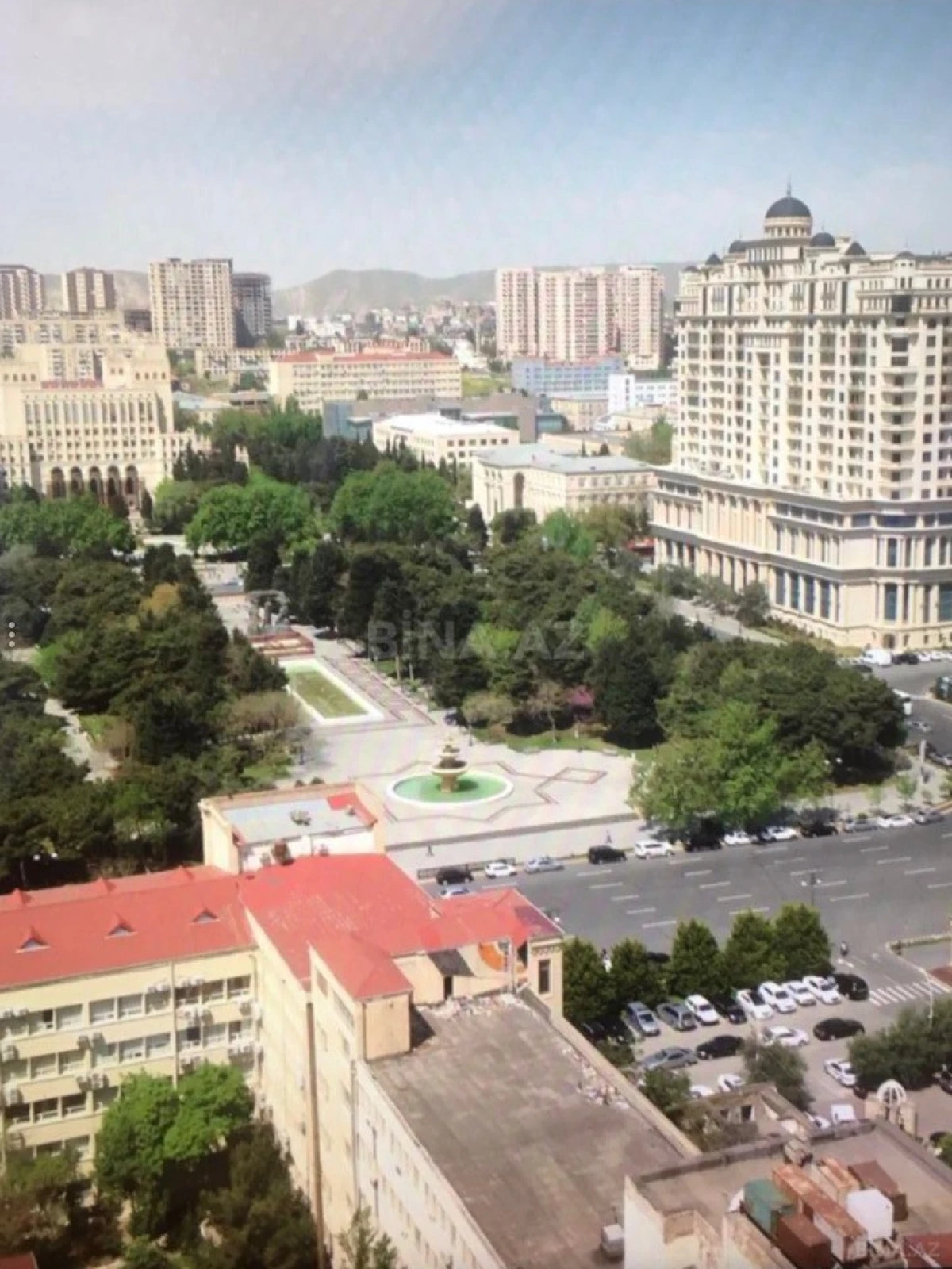 Satılır 4 otaqlı mənzil 207 m²