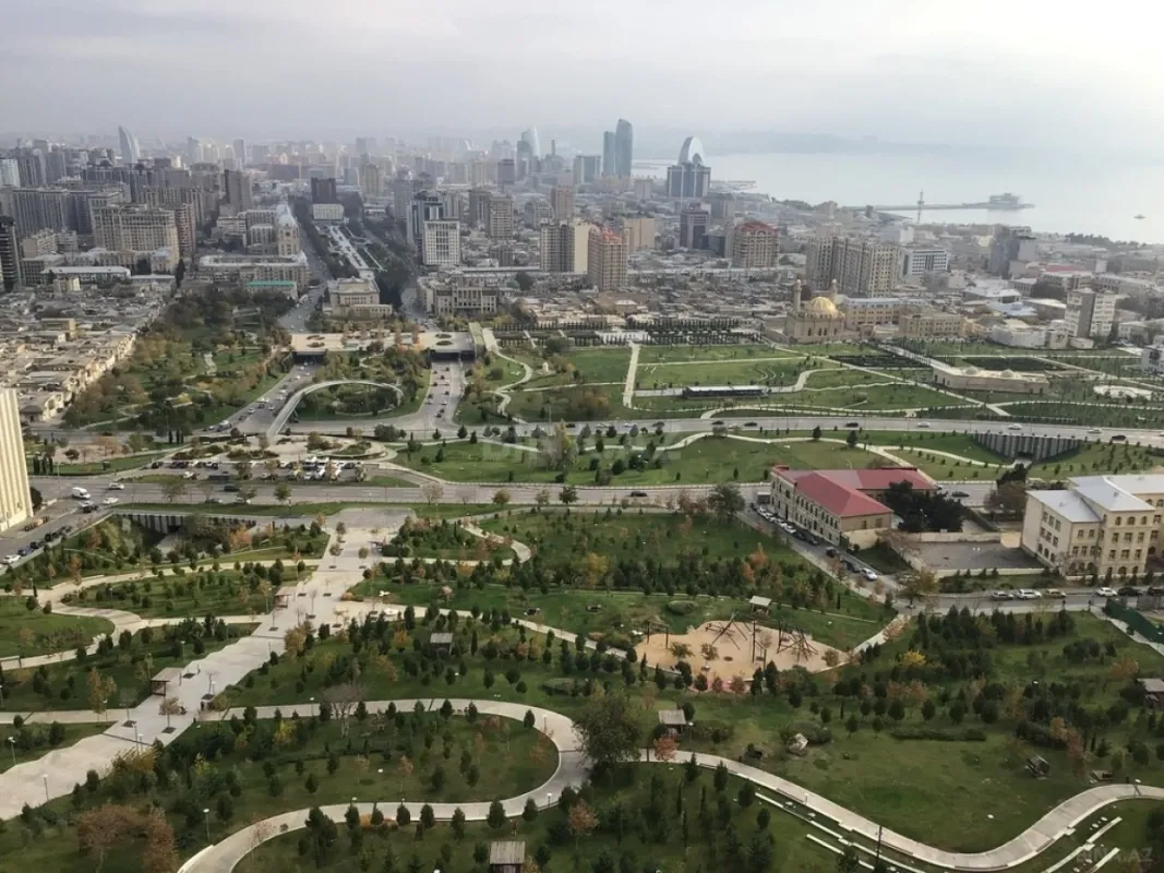 Satılır 4 otaqlı mənzil 207 m²