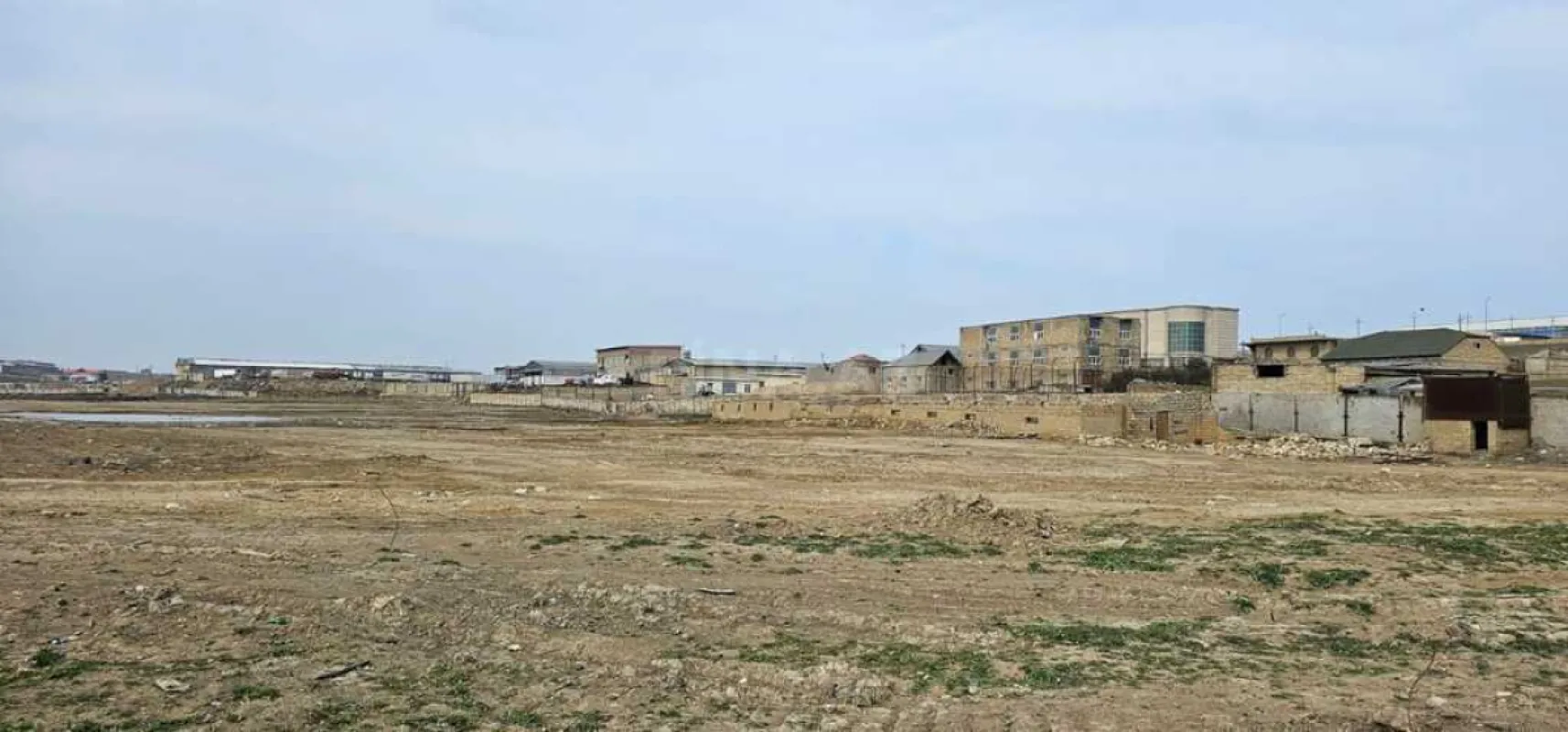 Satılır torpaq sahəsi 1100 m²