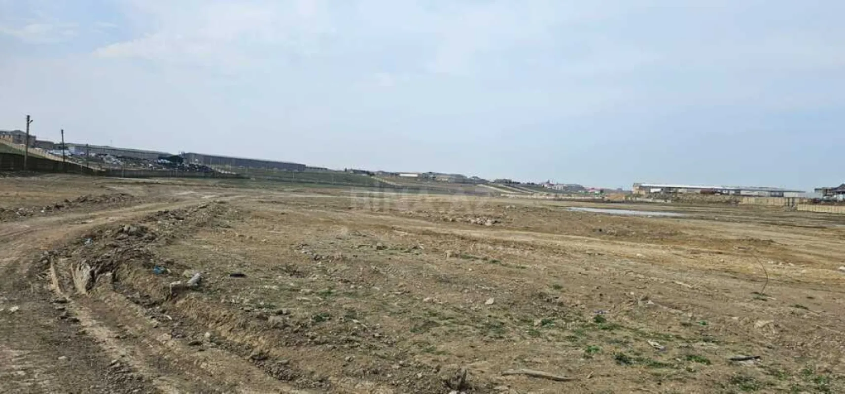 Satılır torpaq sahəsi 1100 m²