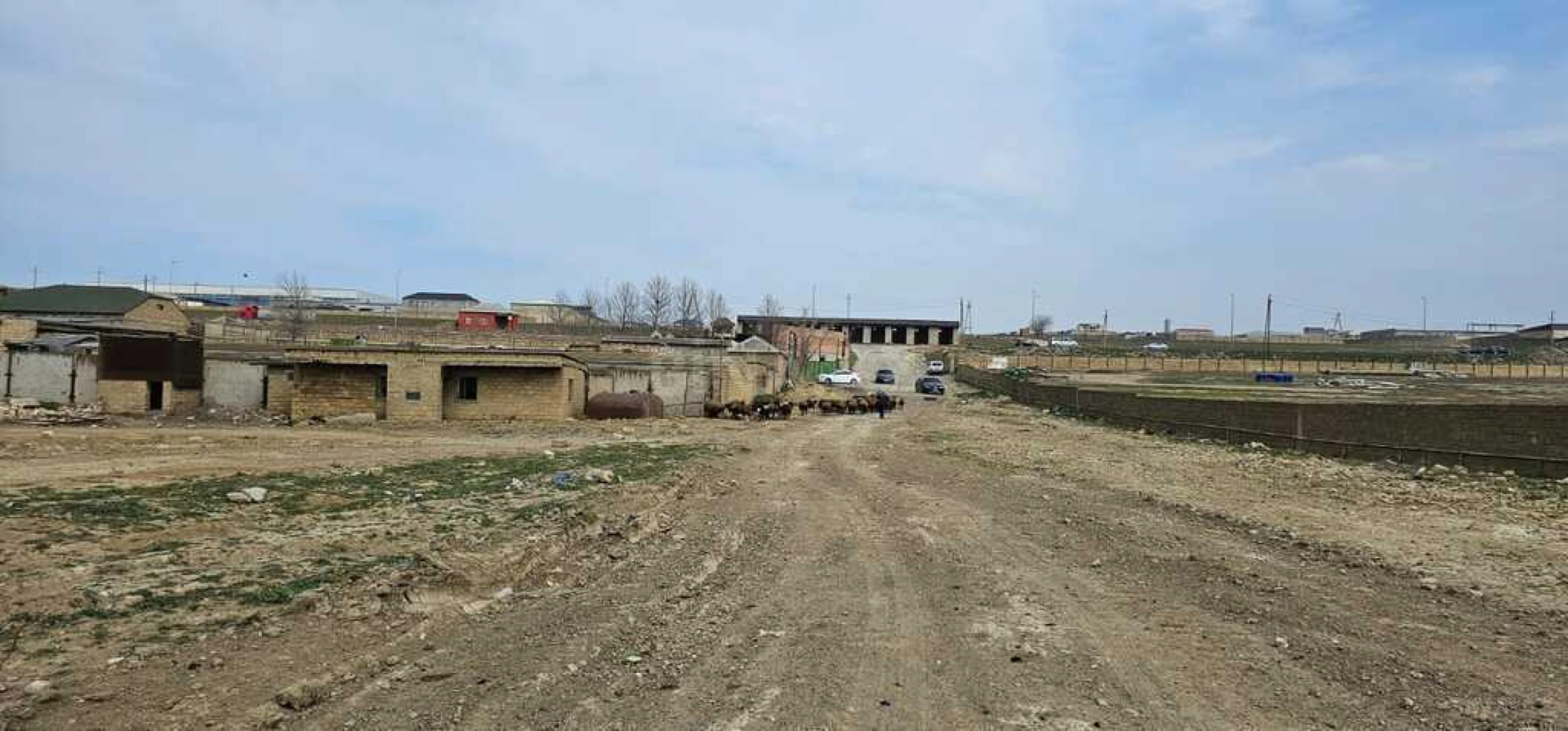 Satılır torpaq sahəsi 1100 m²