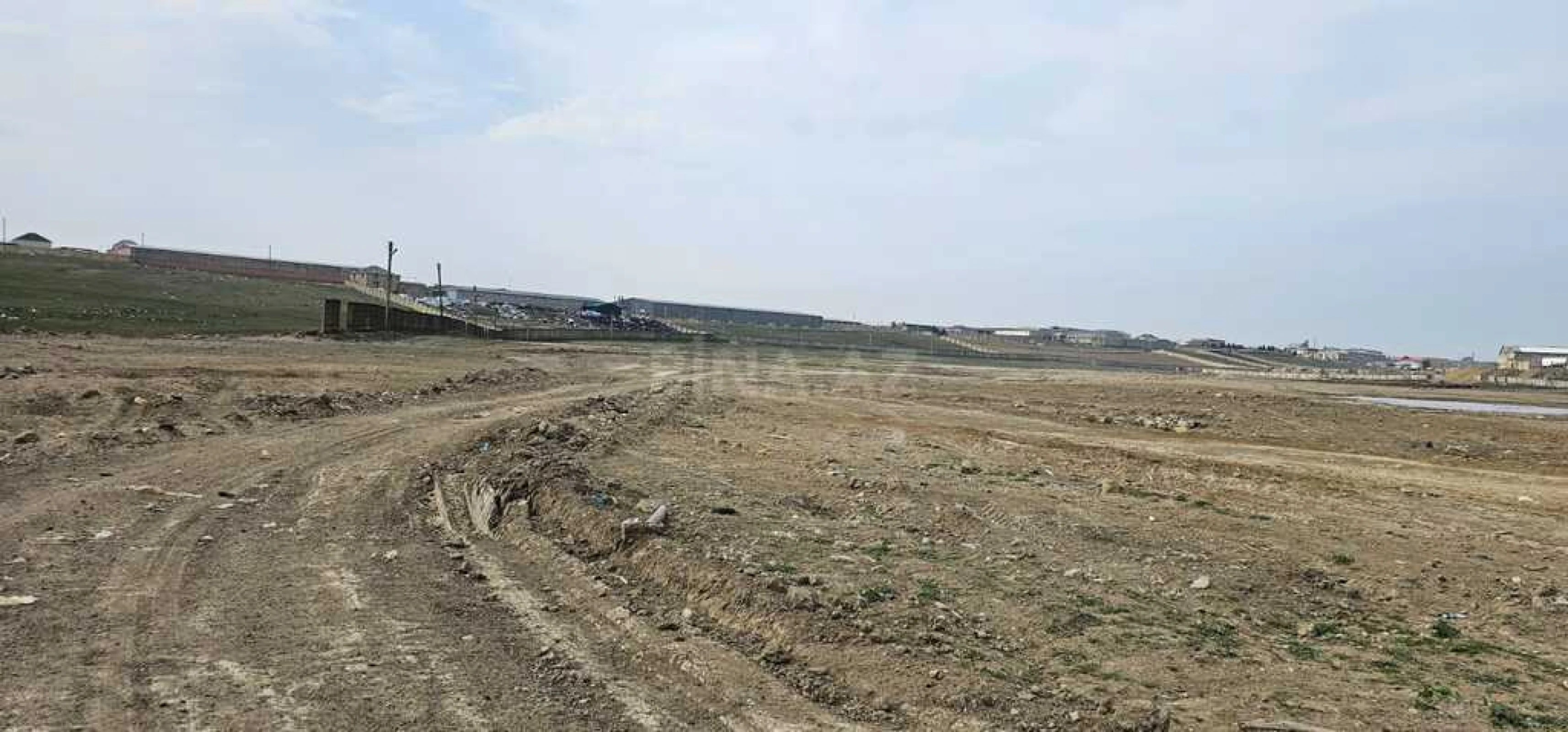 Satılır torpaq sahəsi 1100 m²