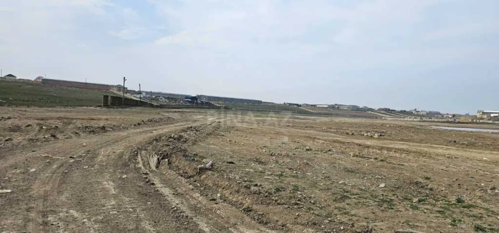 Satılır torpaq sahəsi 1100 m²