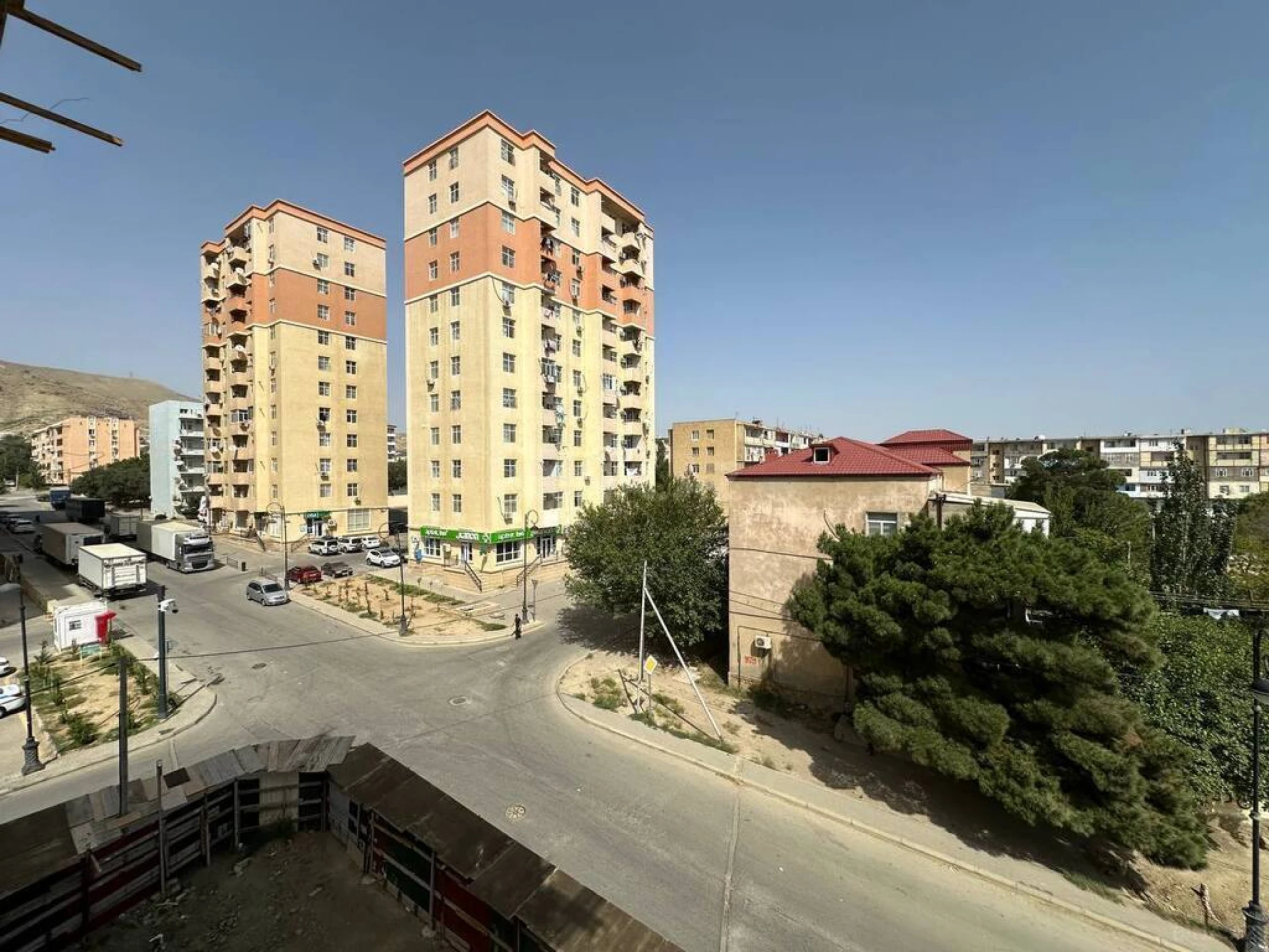 Satılır 2 otaqlı mənzil 73.8 m²