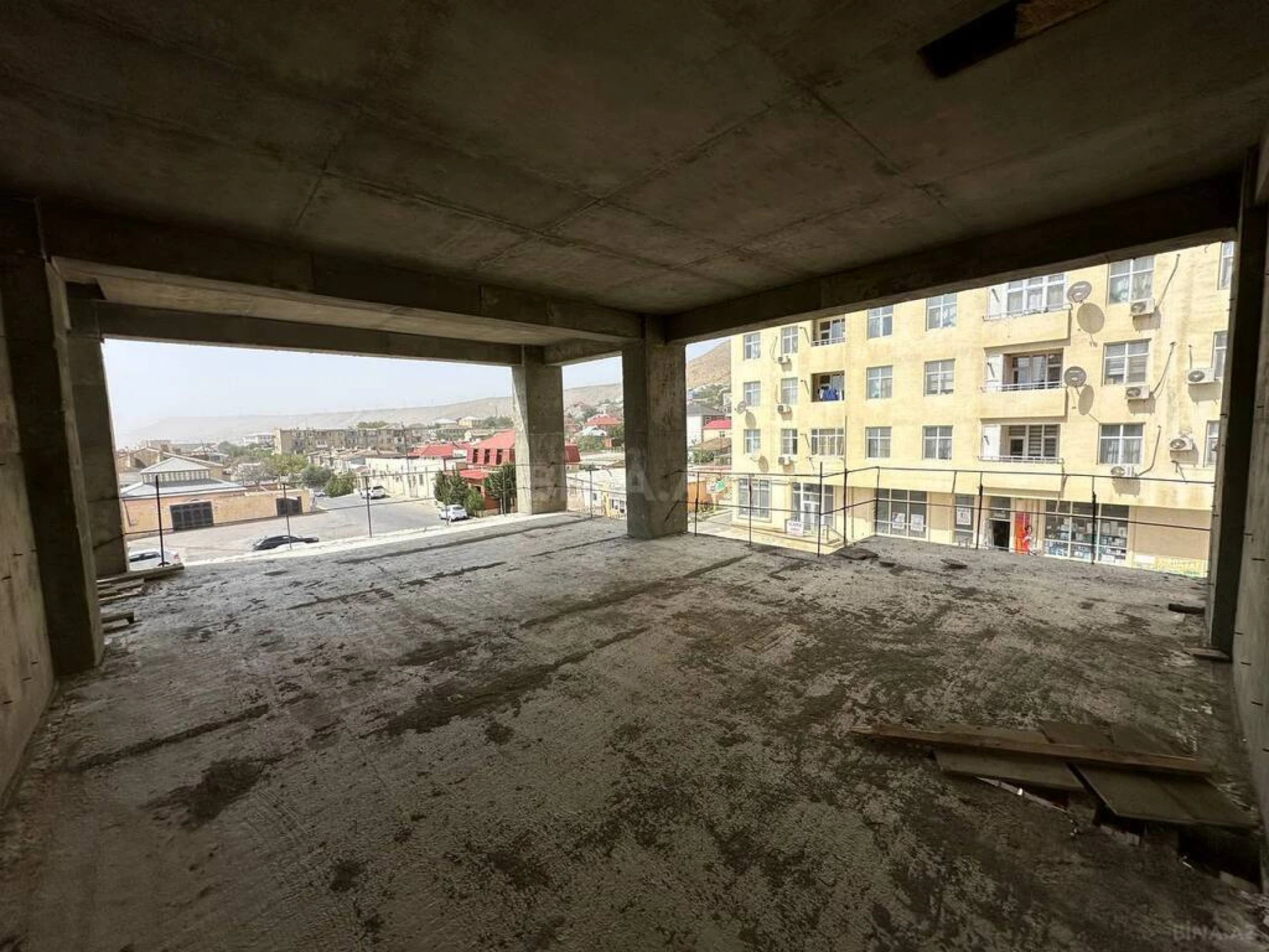 Satılır 2 otaqlı mənzil 73.8 m²