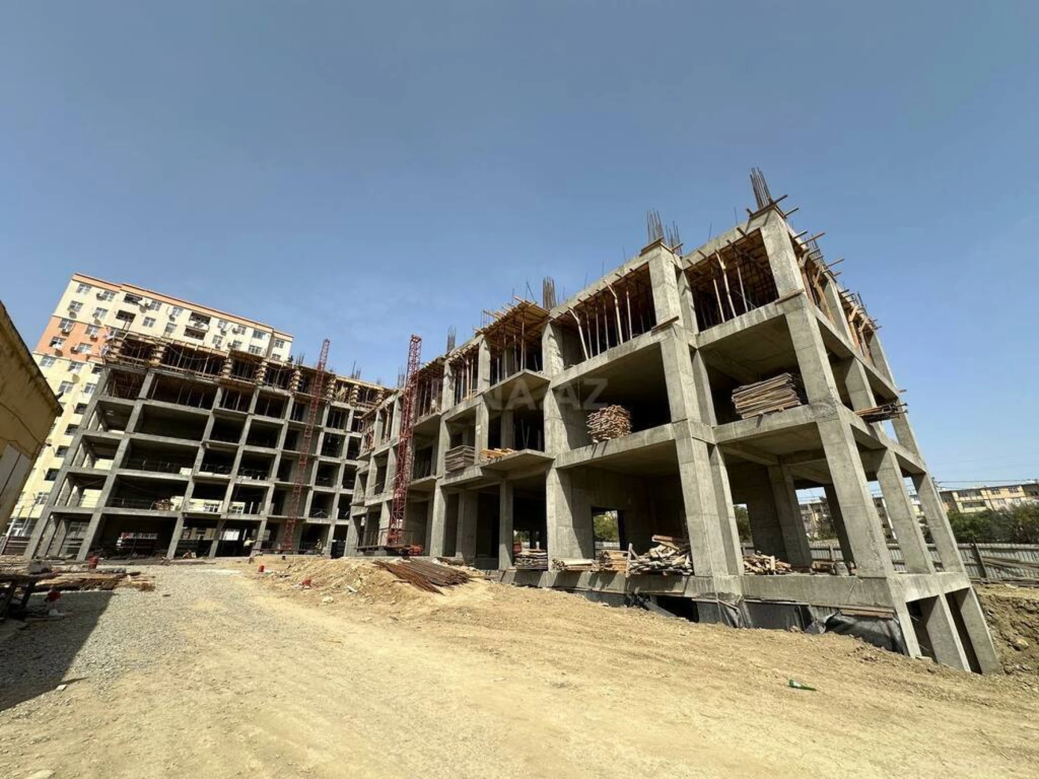 Satılır 2 otaqlı mənzil 73.8 m²