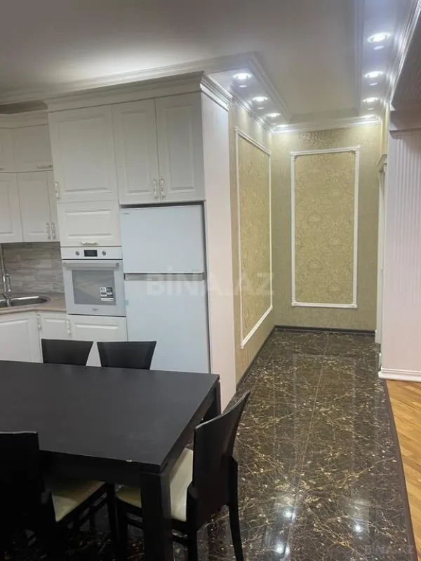 Kirayə verilir 3 otaqlı mənzil 112 m²