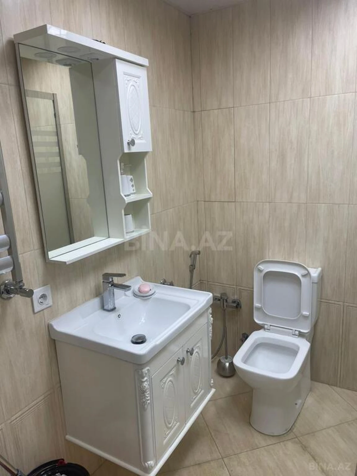Kirayə verilir 3 otaqlı mənzil 112 m²