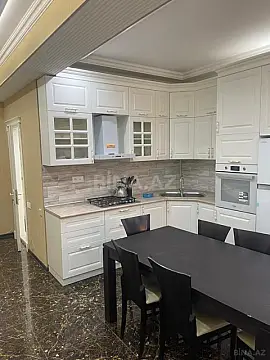 Kirayə verilir 3 otaqlı mənzil 112 m²
