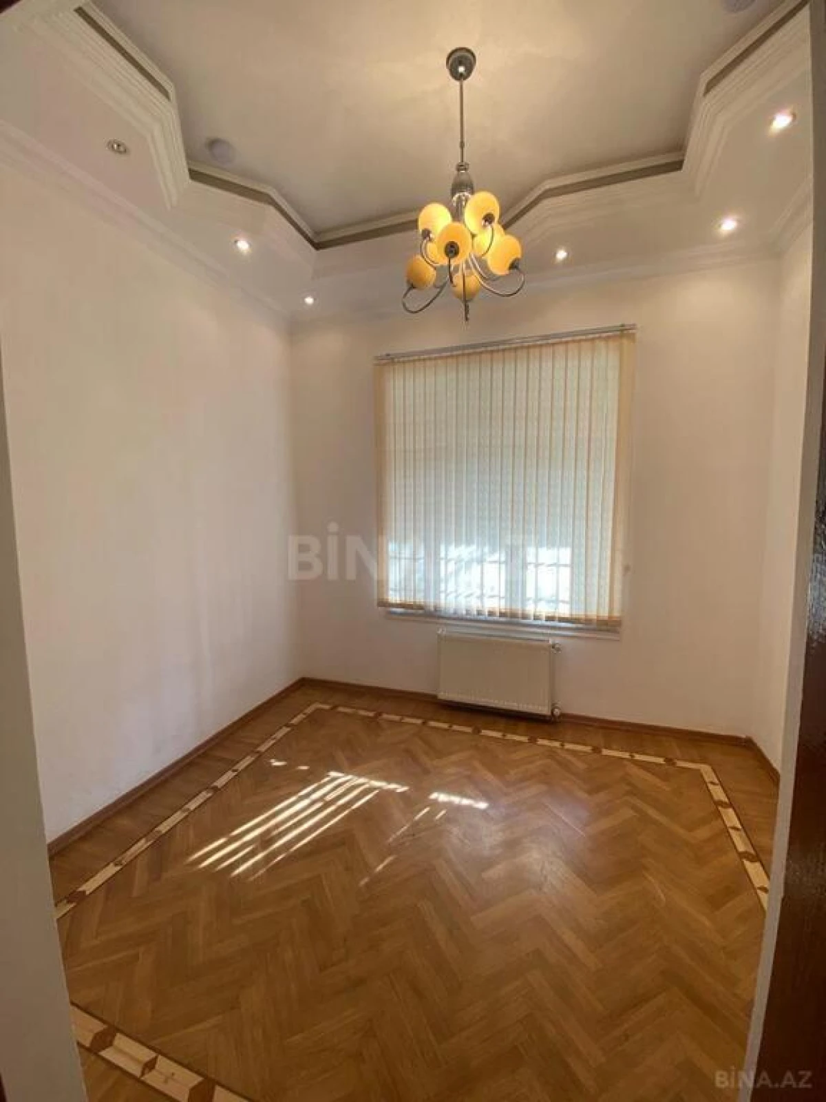 Satılır 9 otaqlı həyət evi 400 m²