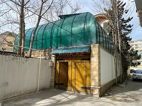 Satılır 9 otaqlı həyət evi 400 m²