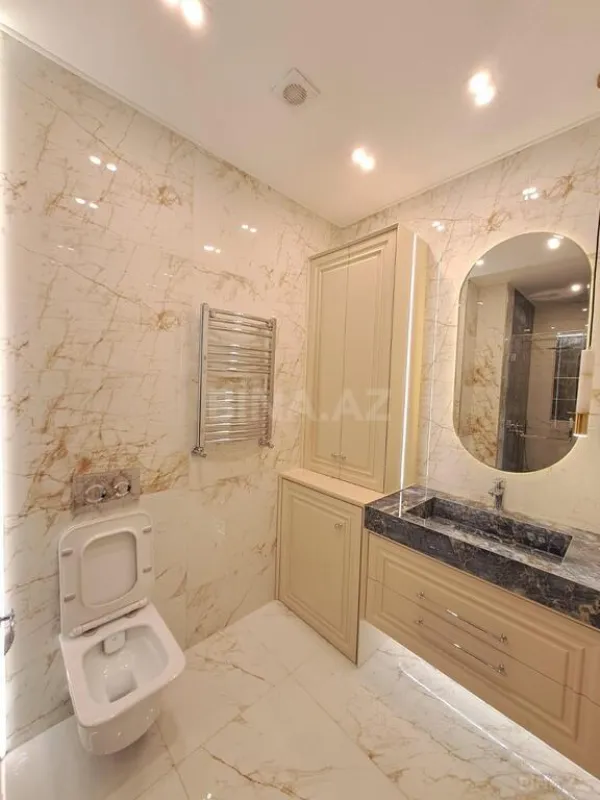 Satılır 3 otaqlı mənzil 155 m²