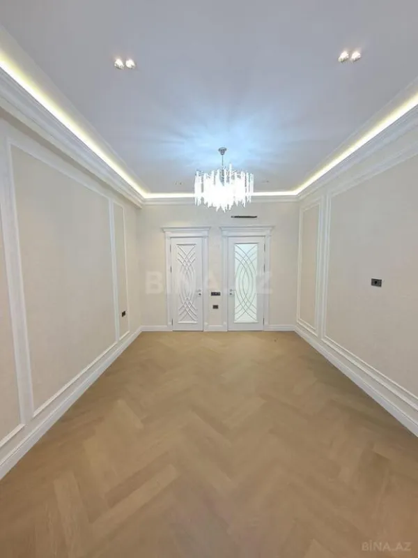 Satılır 3 otaqlı mənzil 155 m²