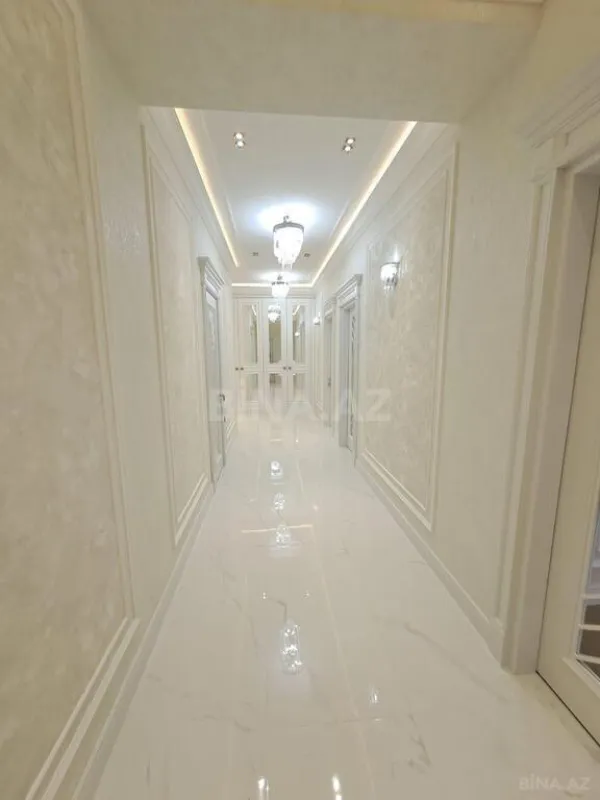 Satılır 3 otaqlı mənzil 155 m²
