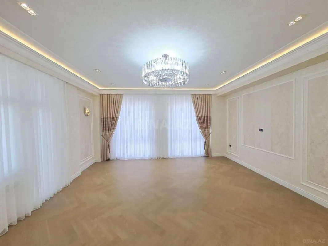 Satılır 3 otaqlı mənzil 155 m²