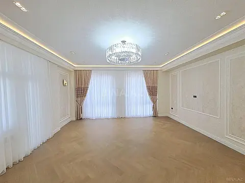 Satılır 3 otaqlı mənzil 155 m²