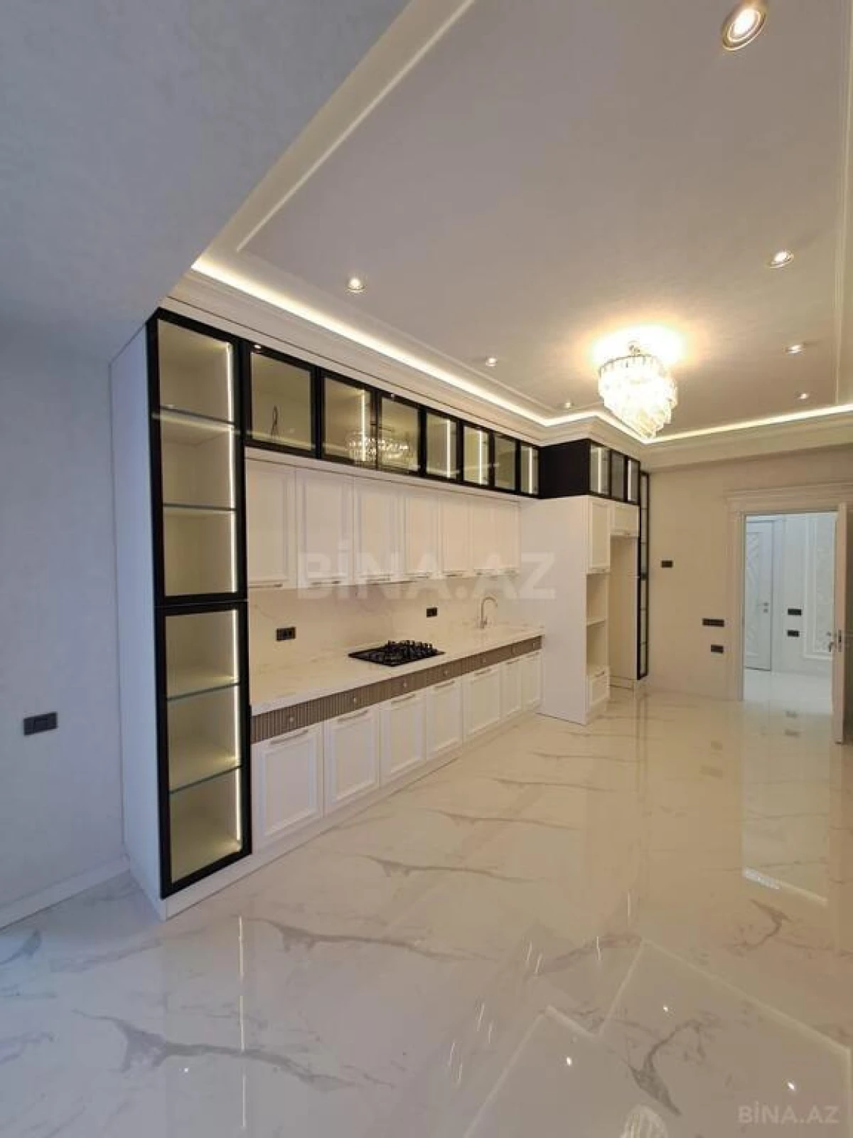 Satılır 3 otaqlı mənzil 155 m²