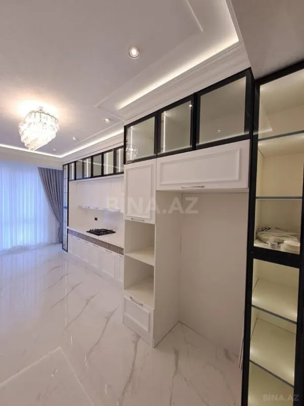 Satılır 3 otaqlı mənzil 155 m²