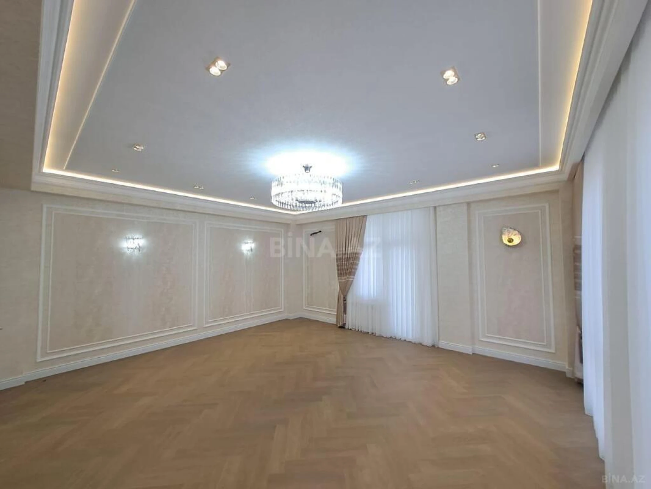 Satılır 3 otaqlı mənzil 155 m²