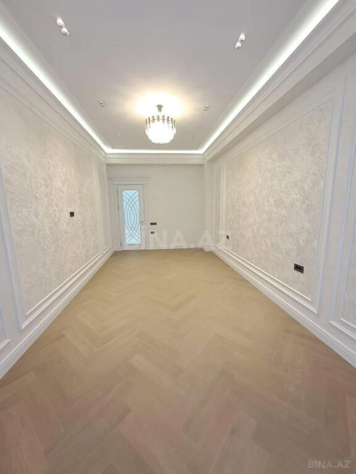 Satılır 3 otaqlı mənzil 155 m²