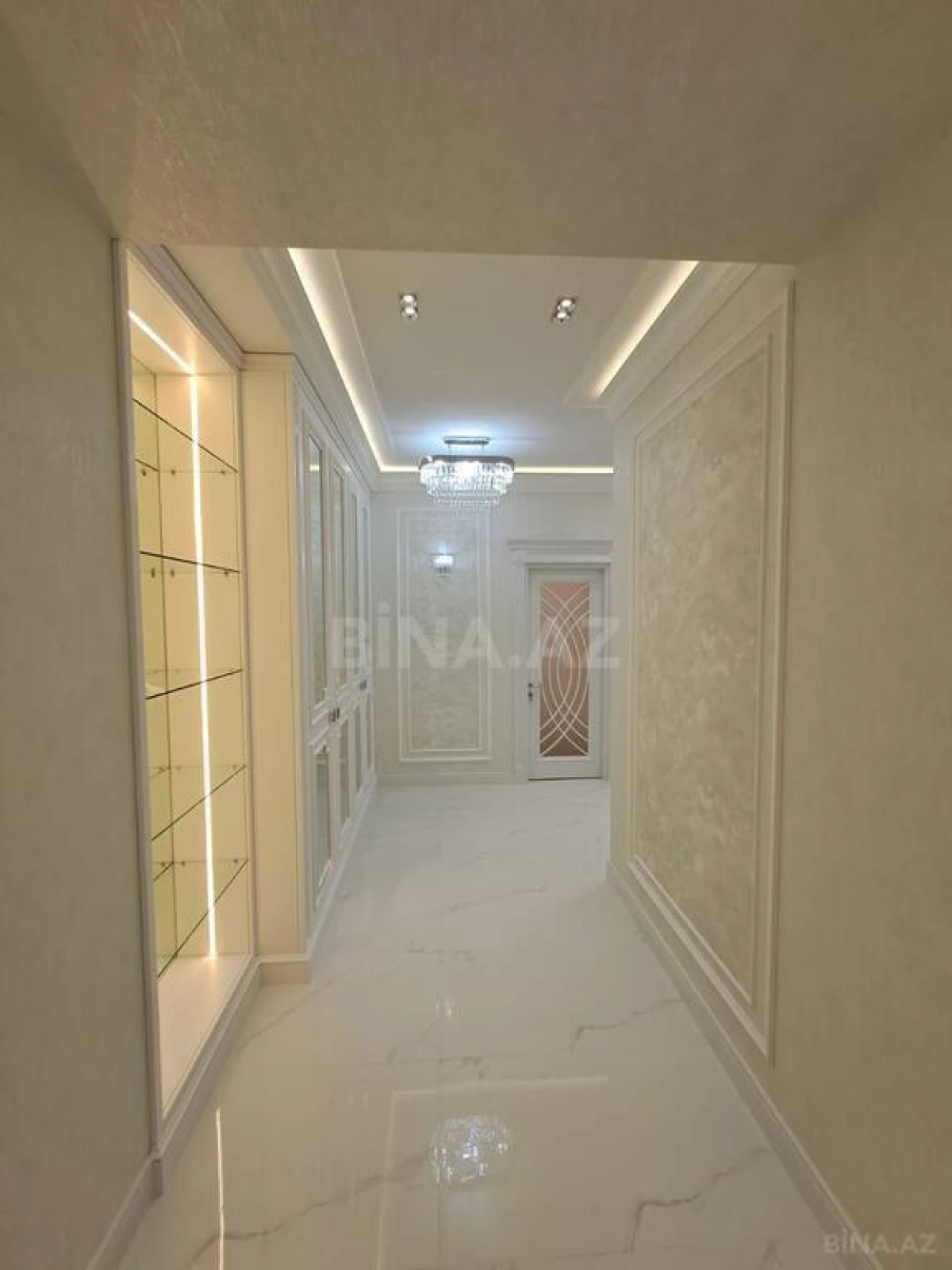 Satılır 3 otaqlı mənzil 155 m²