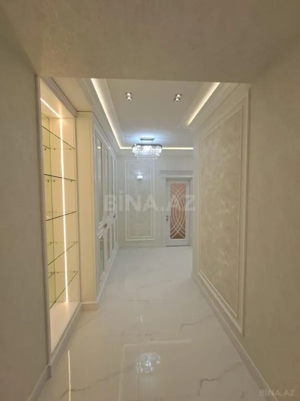 Satılır 3 otaqlı mənzil 155 m²