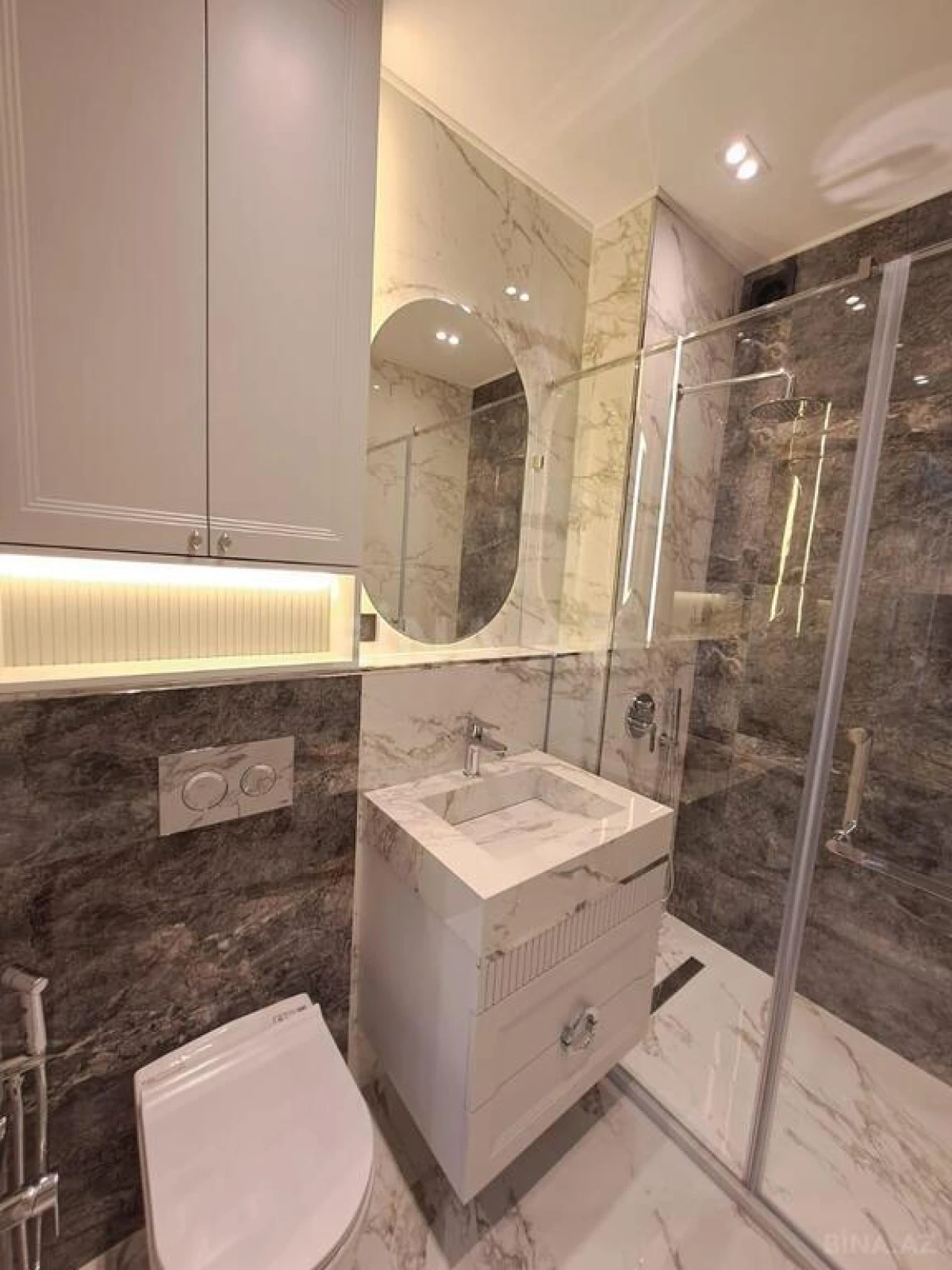 Satılır 3 otaqlı mənzil 155 m²