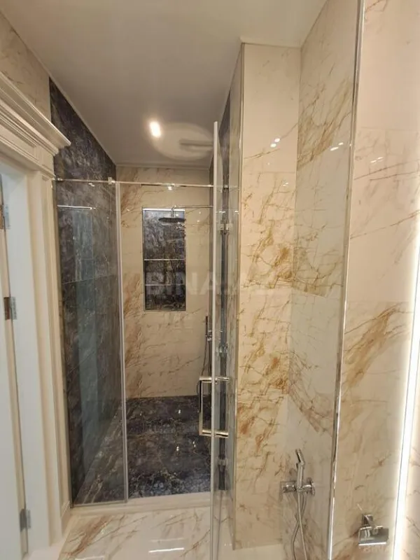 Satılır 3 otaqlı mənzil 155 m²