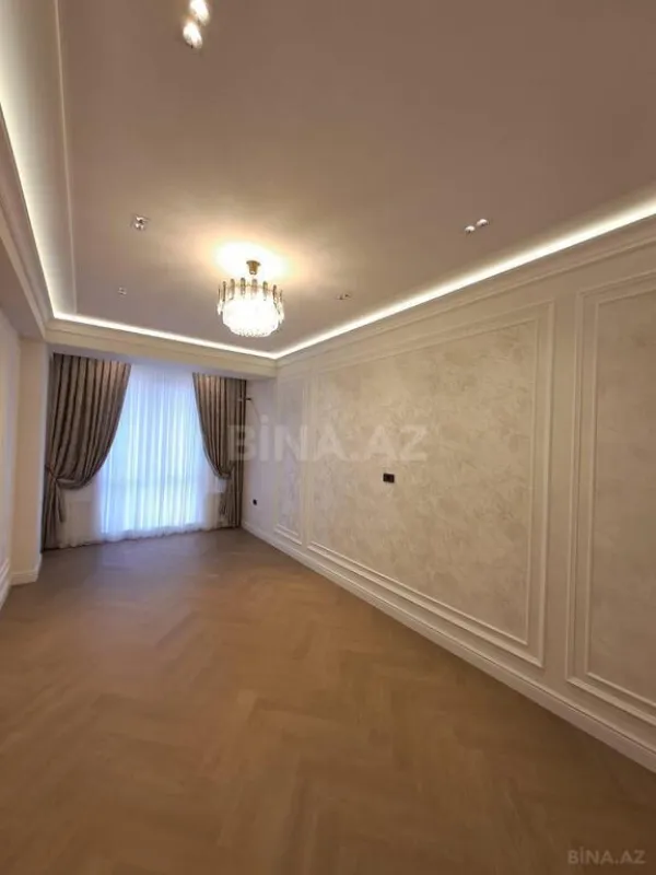 Satılır 3 otaqlı mənzil 155 m²
