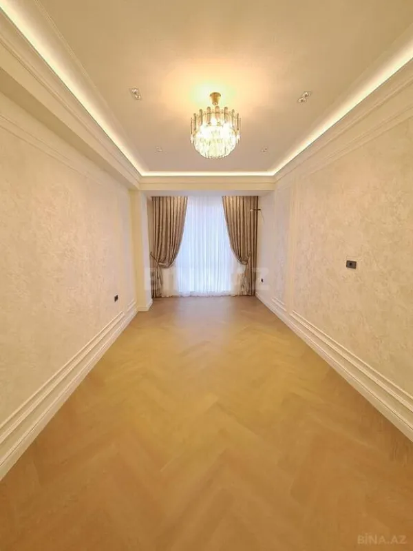 Satılır 3 otaqlı mənzil 155 m²