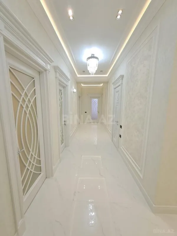 Satılır 3 otaqlı mənzil 155 m²