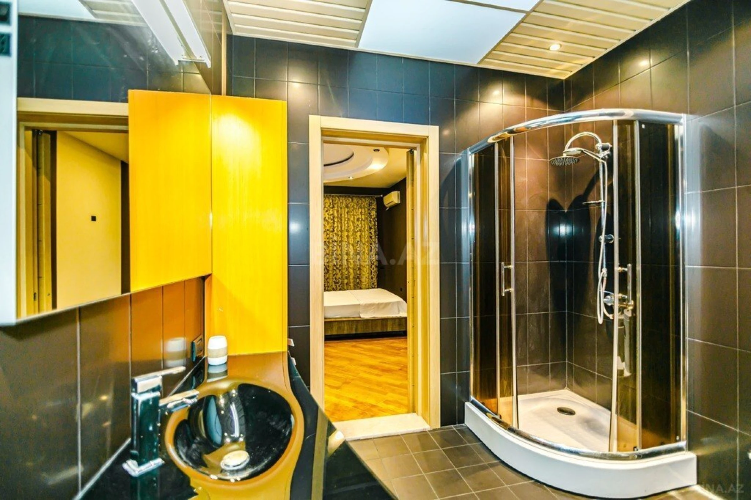 Kirayə verilir 4 otaqlı mənzil 220 m²