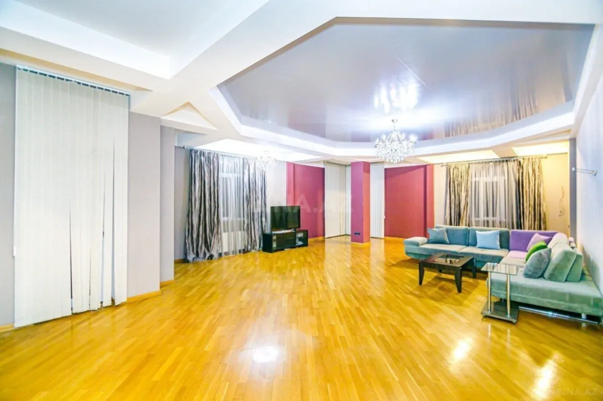 Kirayə verilir 4 otaqlı mənzil 220 m²