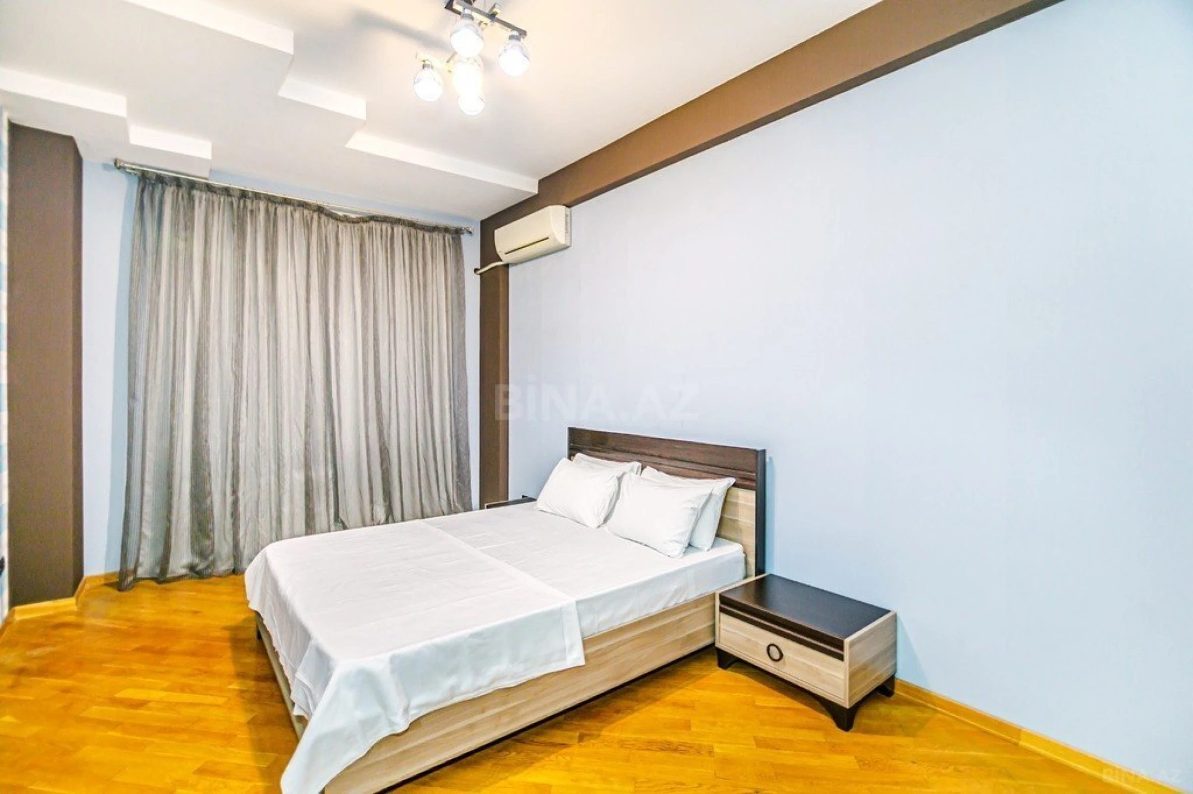 Kirayə verilir 4 otaqlı mənzil 220 m²