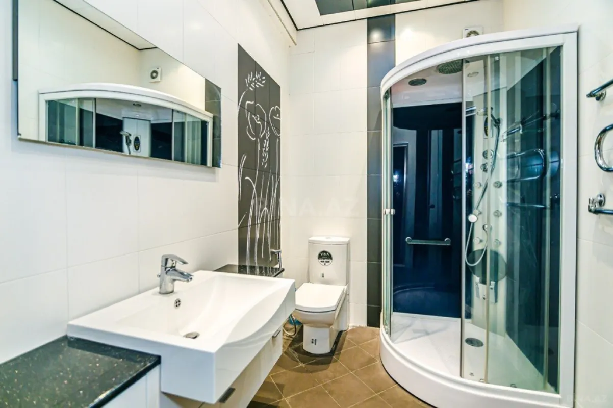 Kirayə verilir 4 otaqlı mənzil 220 m²