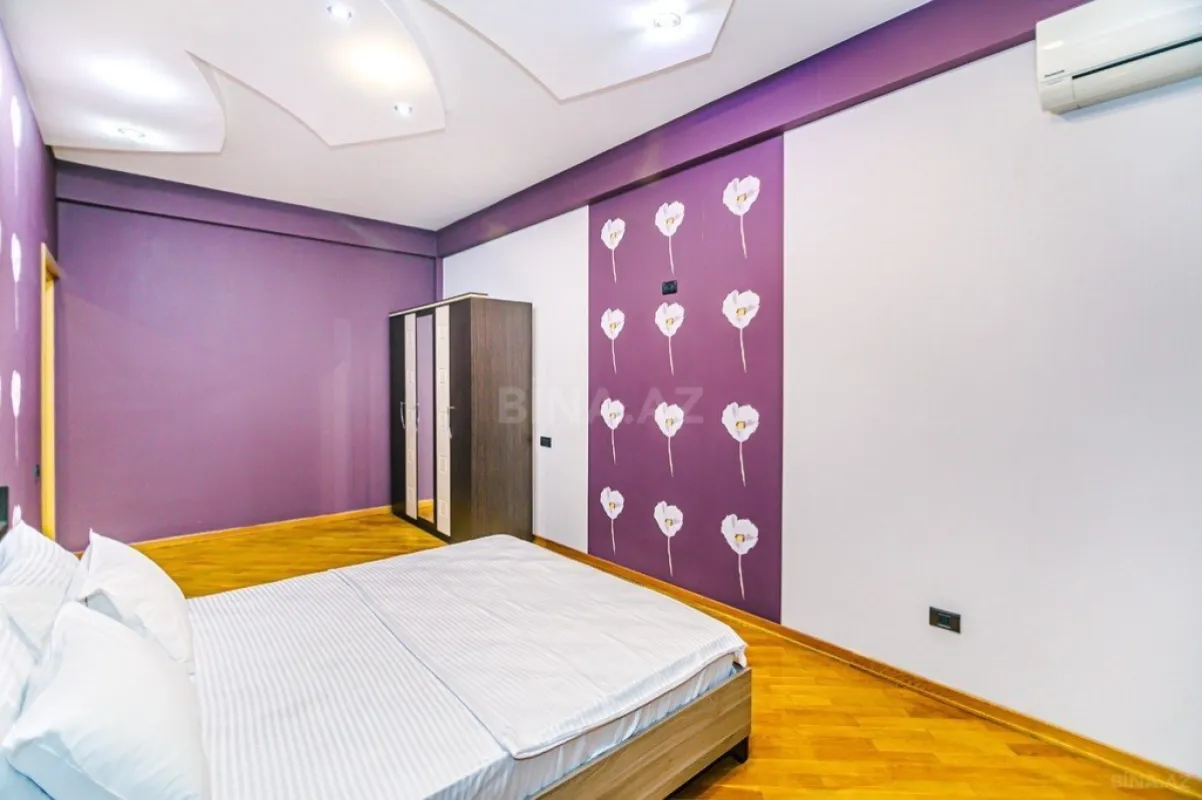 Kirayə verilir 4 otaqlı mənzil 220 m²