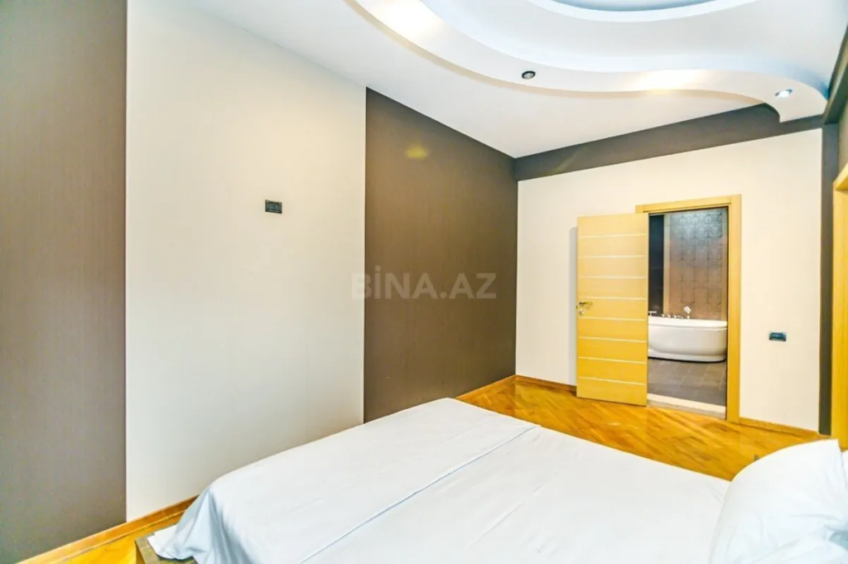 Kirayə verilir 4 otaqlı mənzil 220 m²