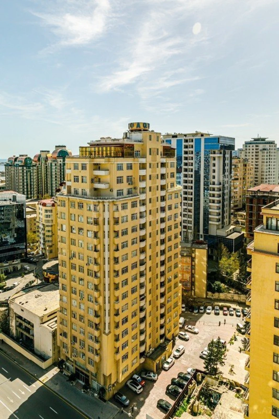 Kirayə verilir 4 otaqlı mənzil 220 m²