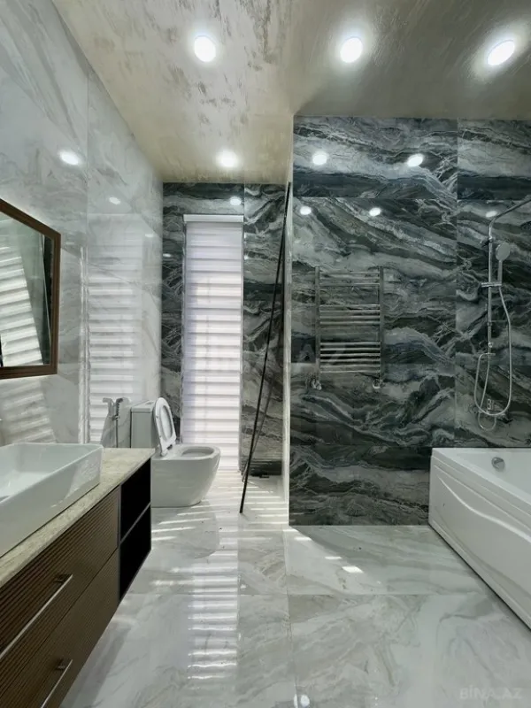 Satılır 6 otaqlı həyət evi 440 m²