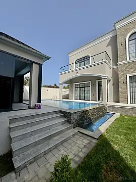 Satılır 6 otaqlı həyət evi 440 m²